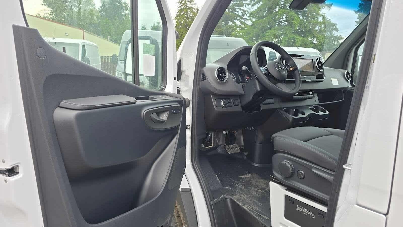 2026 Mercedes-Benz Sprinter 2500 Standard Roof I4 Diesel 144 RWD