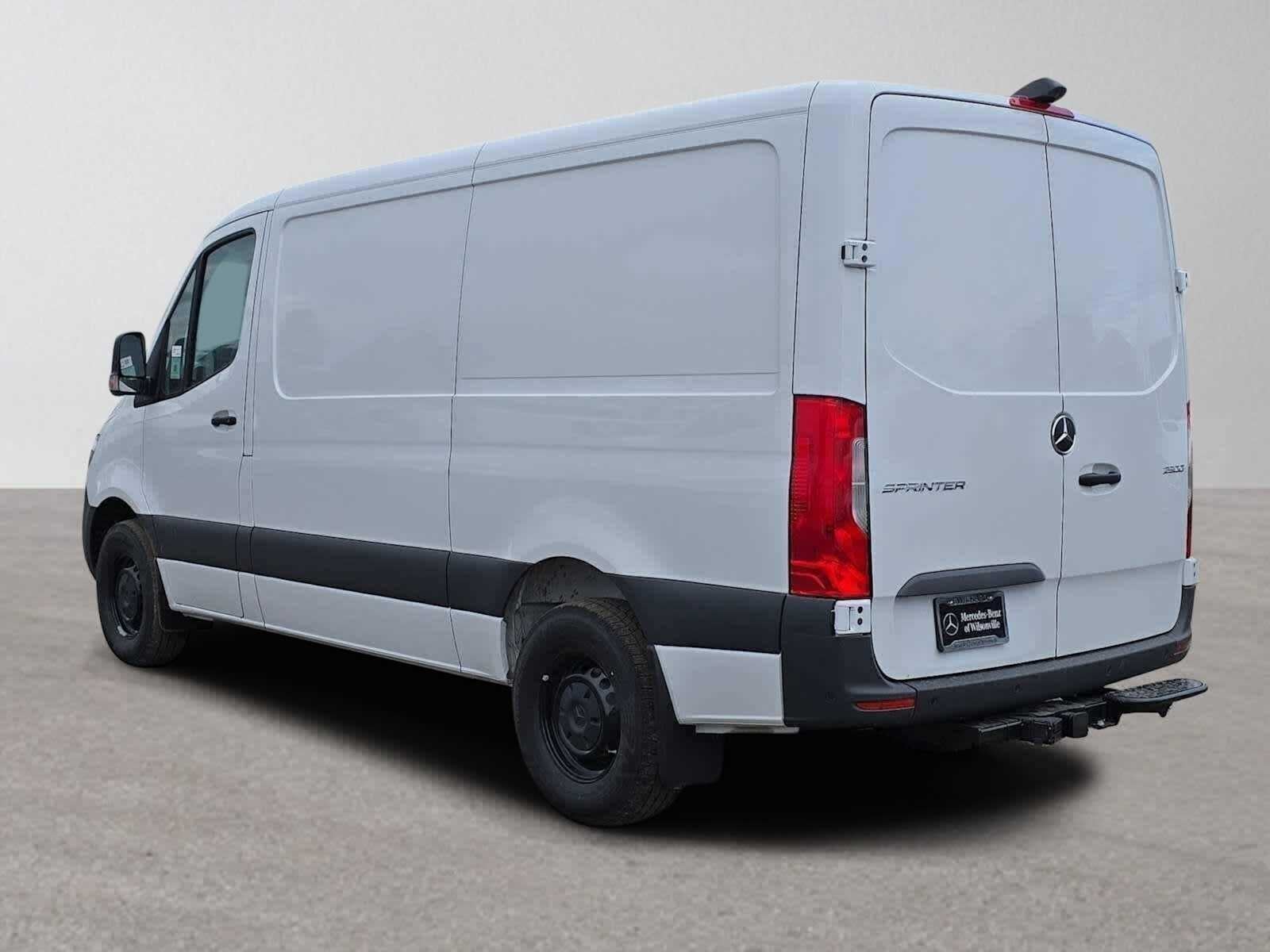 2026 Mercedes-Benz Sprinter 2500 Standard Roof I4 Diesel 144 RWD