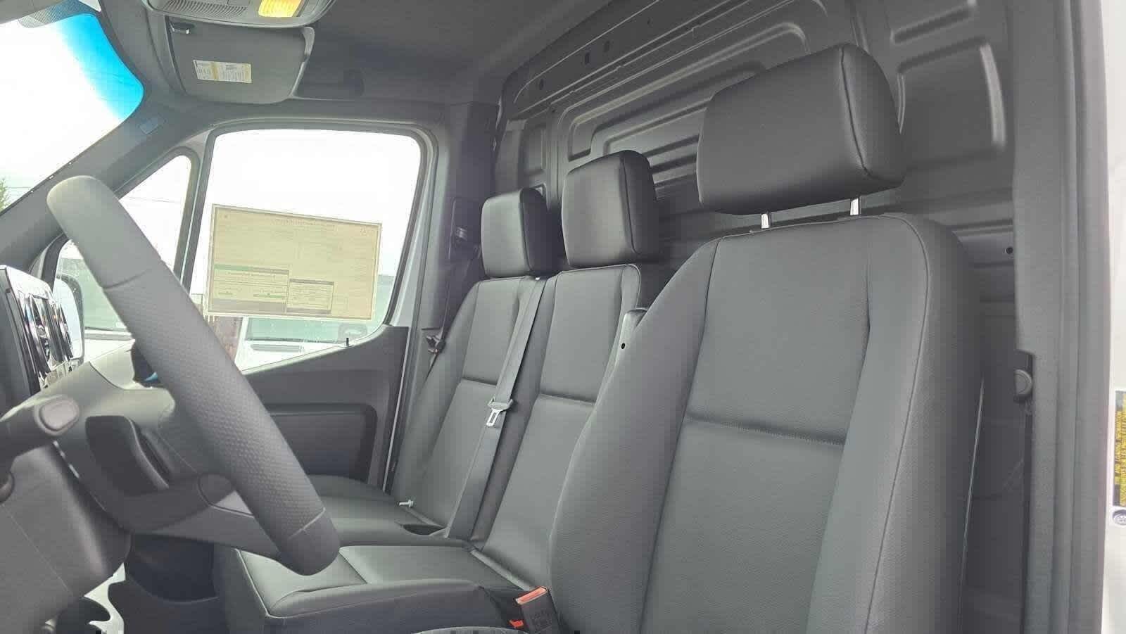 2026 Mercedes-Benz Sprinter 2500 Standard Roof I4 Diesel 144 RWD