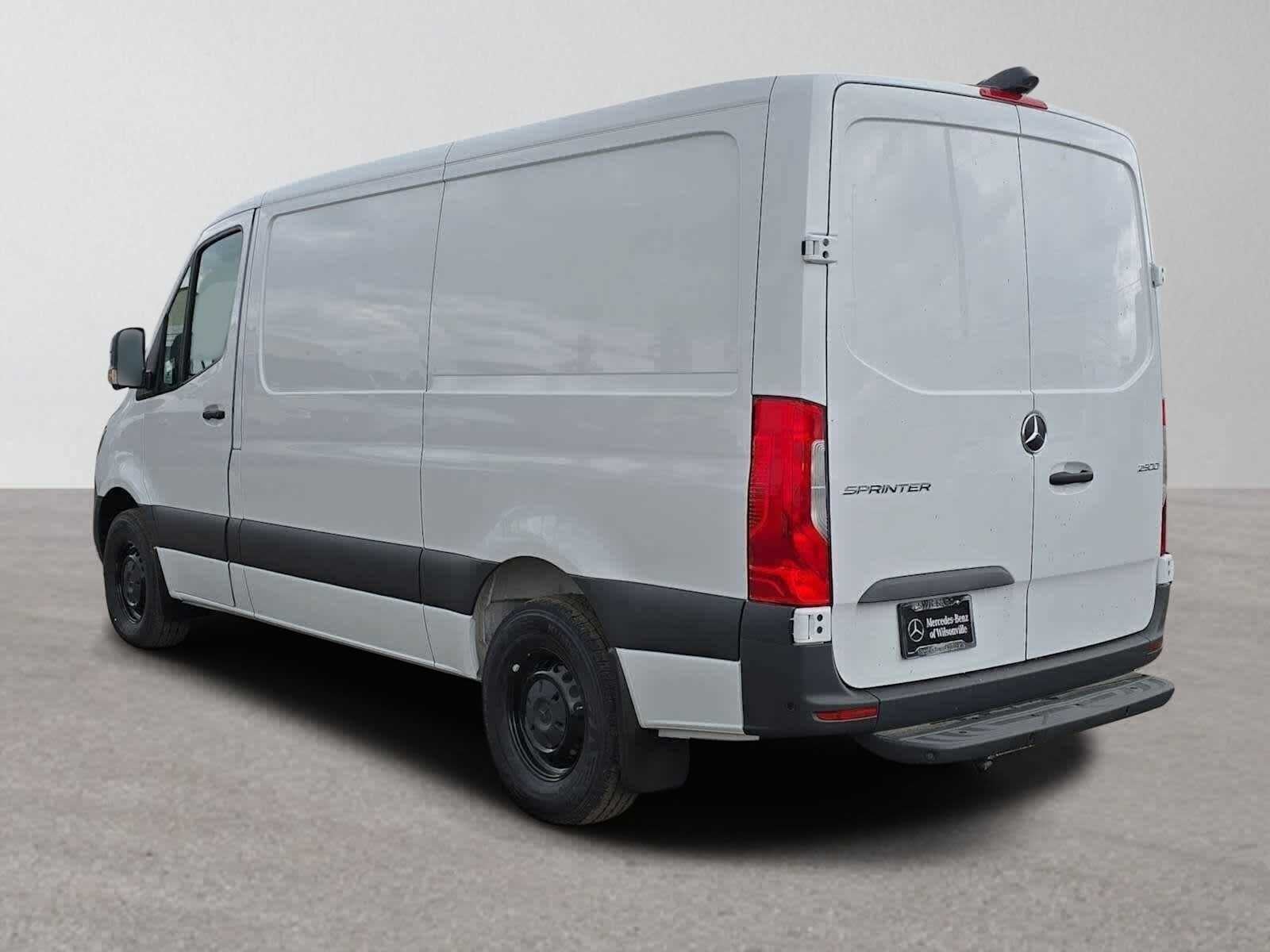 2026 Mercedes-Benz Sprinter 2500 Standard Roof I4 Diesel 144 RWD
