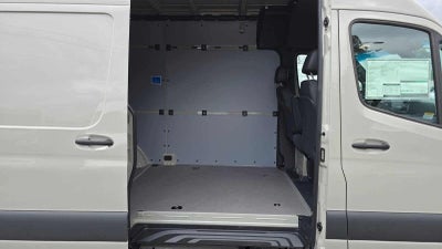 2026 Mercedes-Benz Sprinter 2500 Standard Roof I4 Diesel 144 RWD