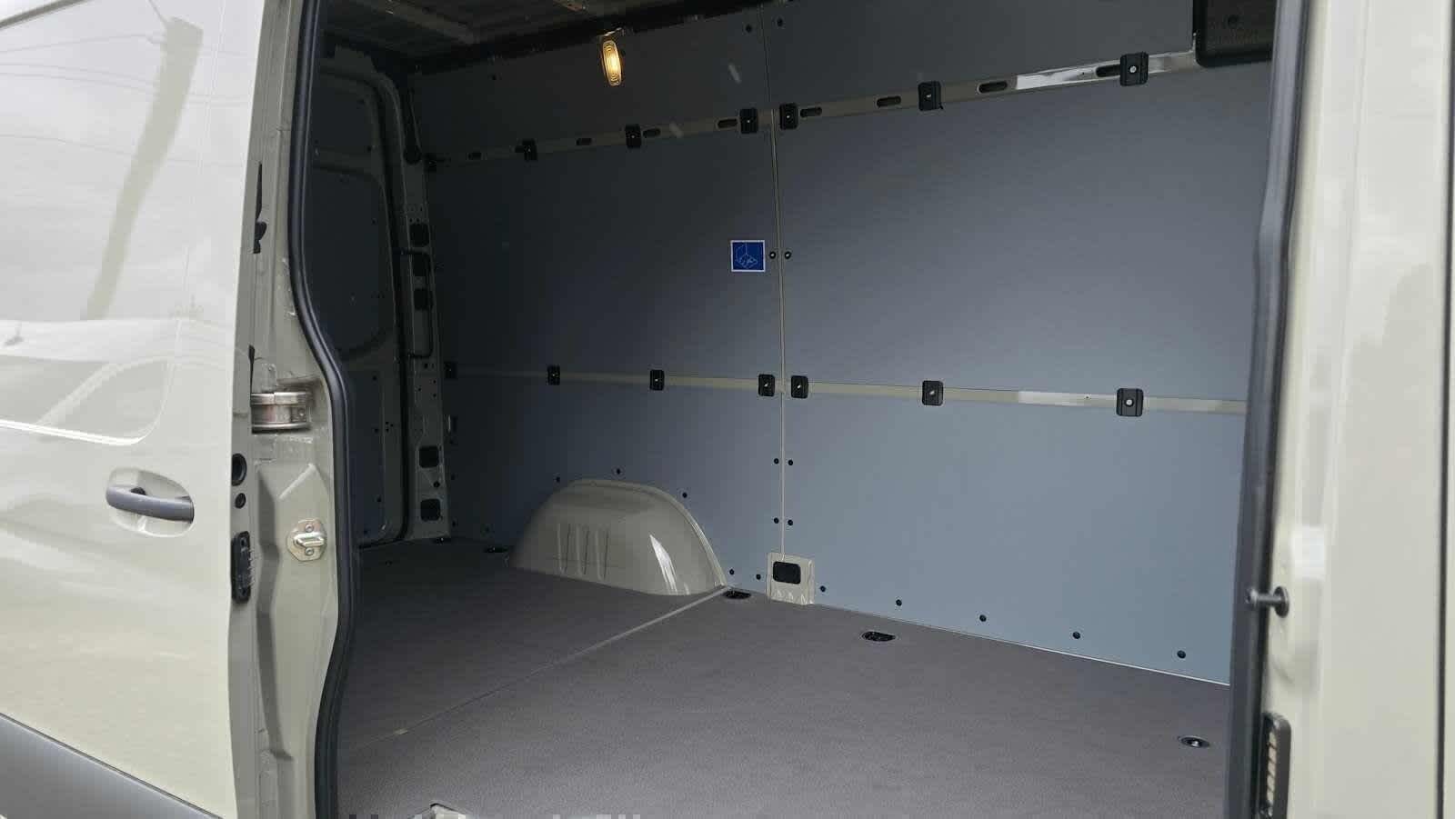 2026 Mercedes-Benz Sprinter 2500 Standard Roof I4 Diesel 144 RWD