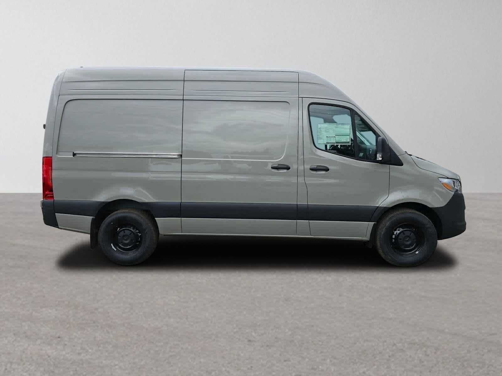 2026 Mercedes-Benz Sprinter 2500 Standard Roof I4 Diesel 144 RWD