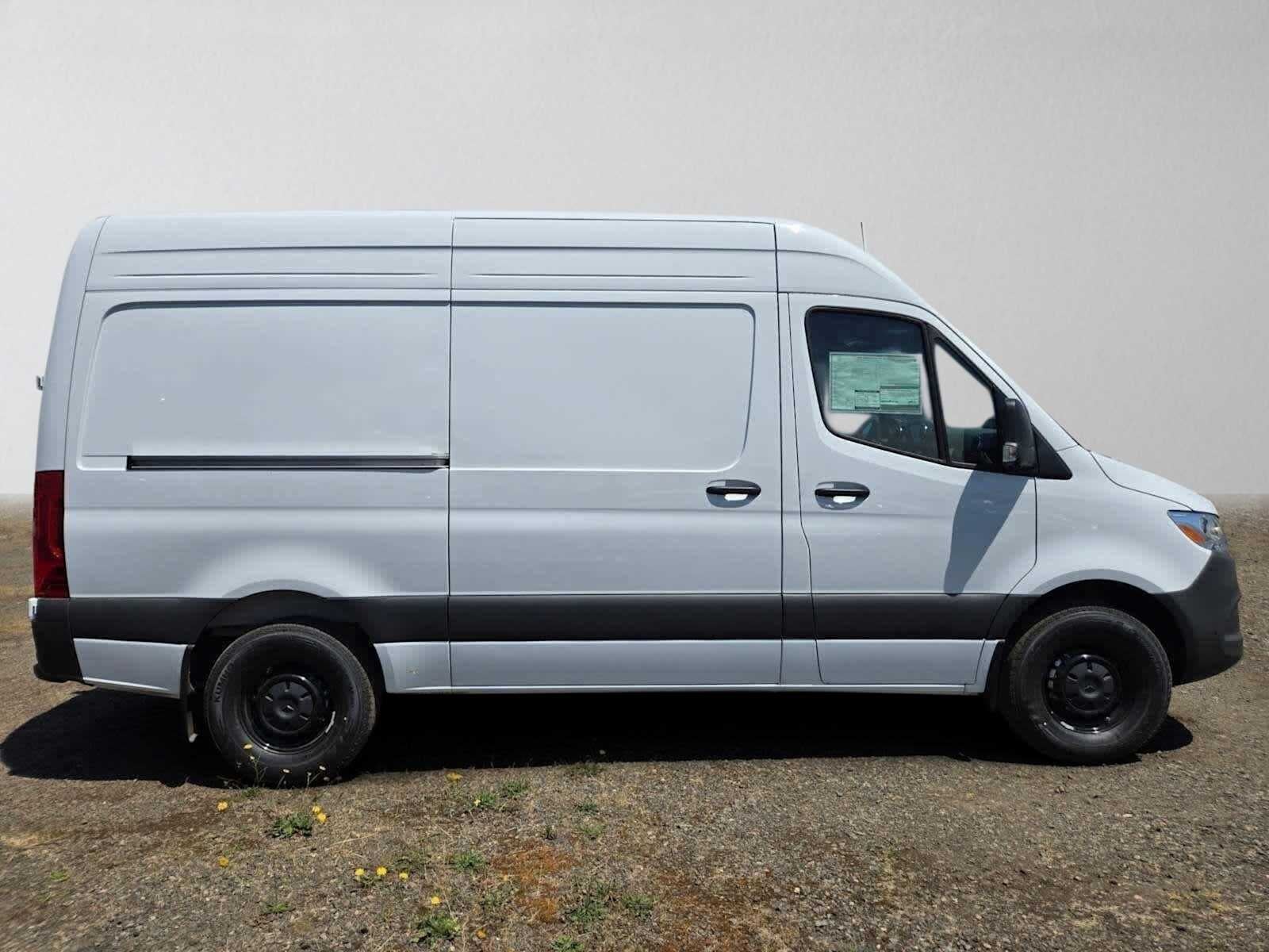 2026 Mercedes-Benz Sprinter 2500 Standard Roof I4 Diesel 144 RWD