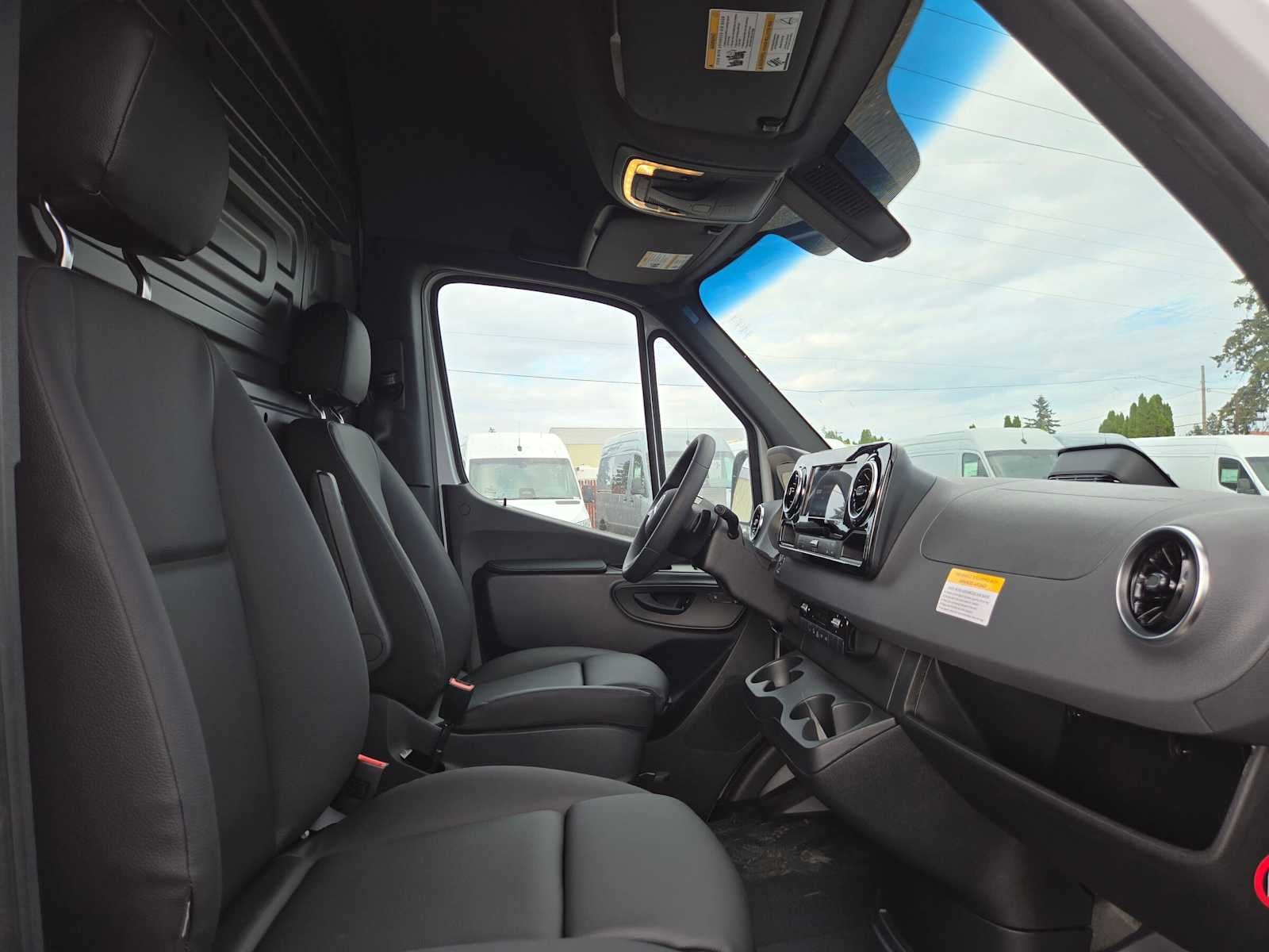 2026 Mercedes-Benz Sprinter Cargo 2500 Standard Roof I4 Diesel 144 RWD