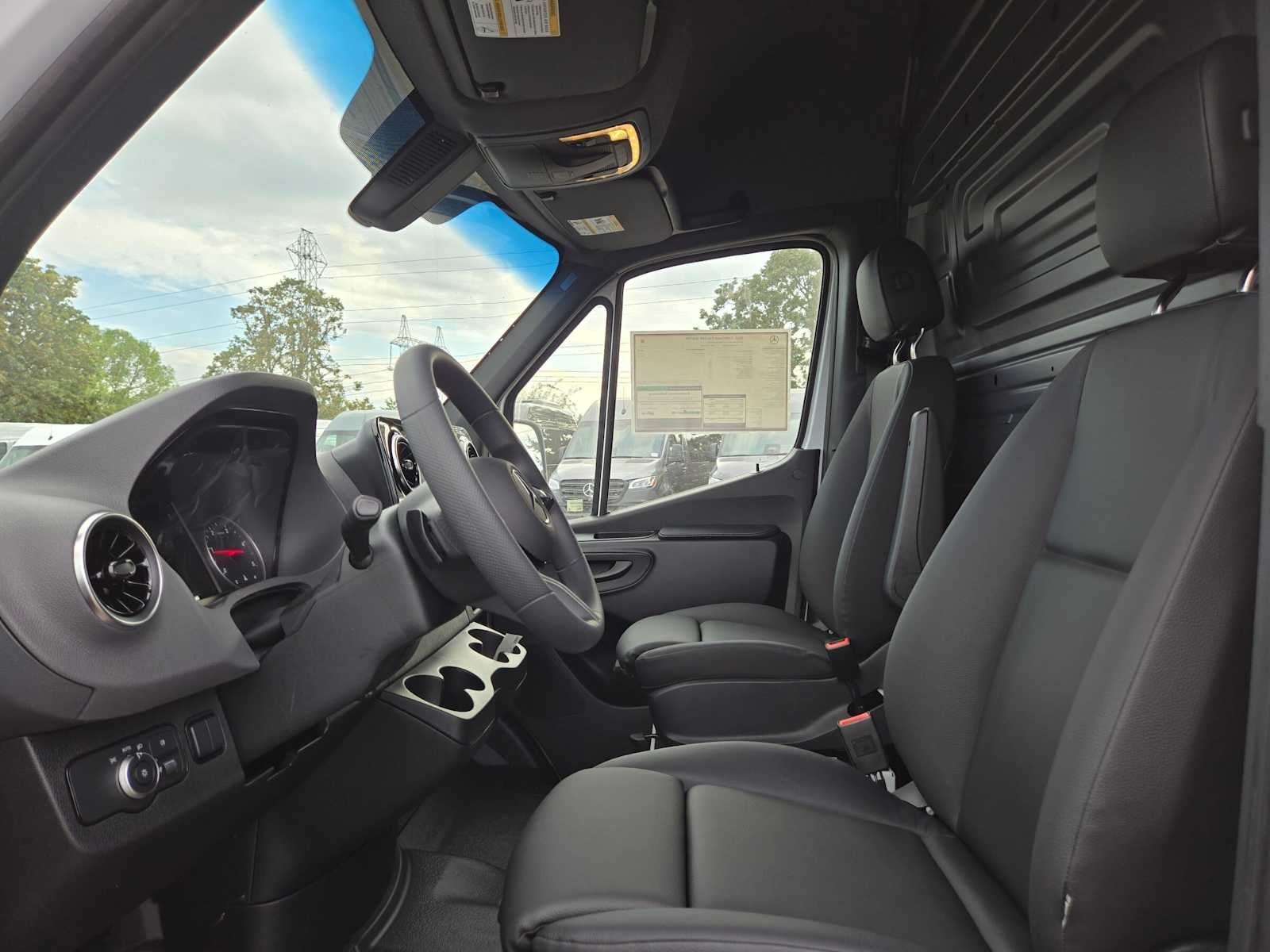 2026 Mercedes-Benz Sprinter Cargo 2500 Standard Roof I4 Diesel 144 RWD