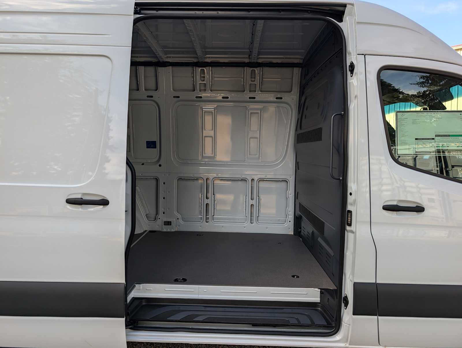 2025 Mercedes-Benz Sprinter Cargo Van 2500 Standard Roof I4 Diesel 144" RWD