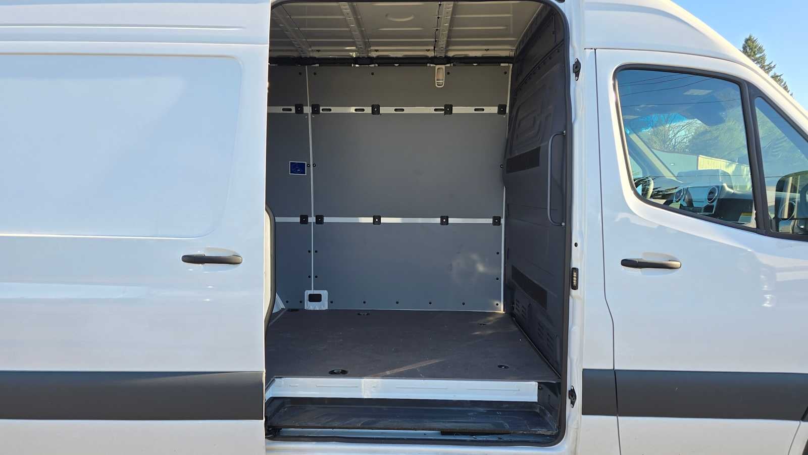 2025 Mercedes-Benz Sprinter Cargo Van 2500 Standard Roof I4 Diesel 144" RWD