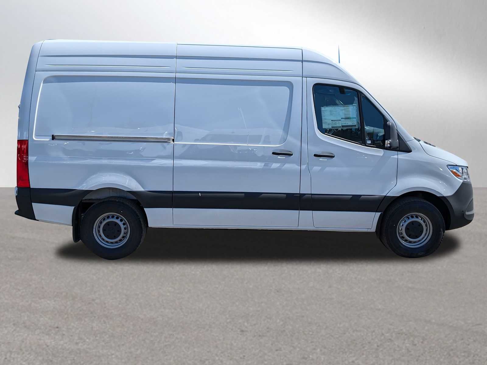 2025 Mercedes-Benz Sprinter Cargo Van 2500 Standard Roof I4 Diesel 144" RWD