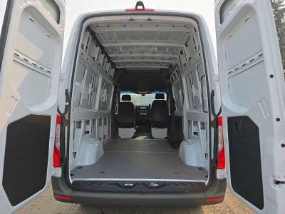2026 Mercedes-Benz Sprinter Cargo 2500 Standard Roof I4 Diesel 144 RWD