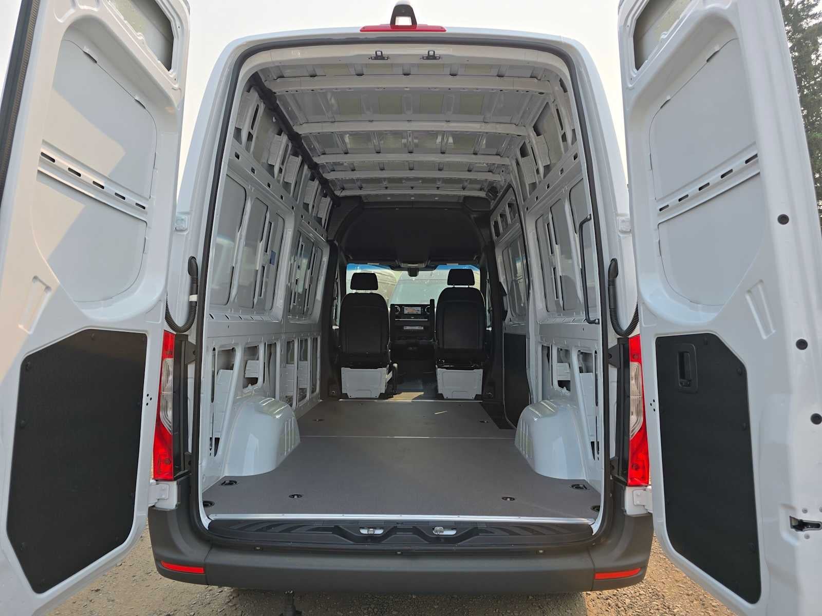 2026 Mercedes-Benz Sprinter Cargo 2500 Standard Roof I4 Diesel 144 RWD