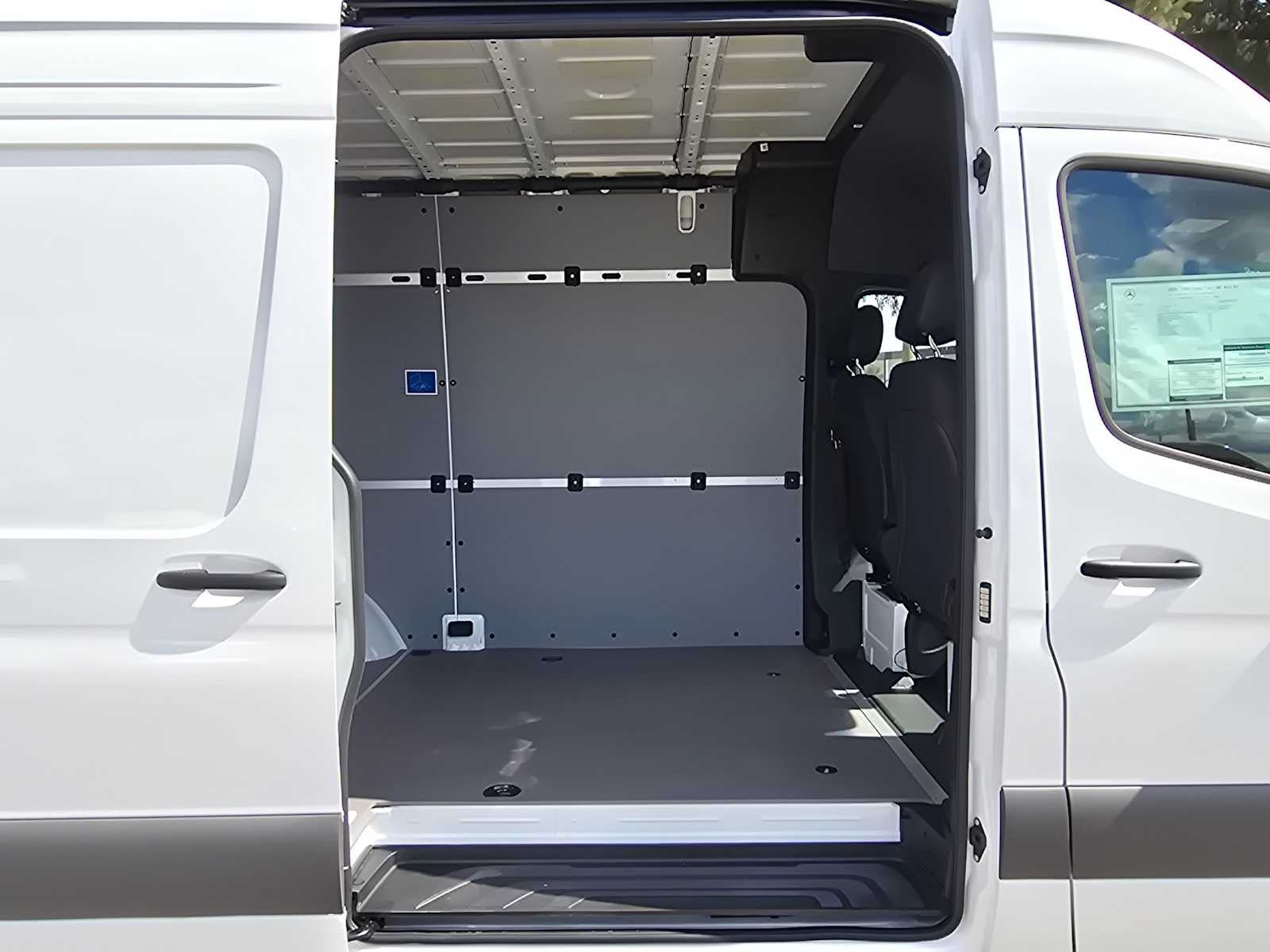 2026 Mercedes-Benz Sprinter Cargo 2500 Standard Roof I4 Diesel 144 RWD