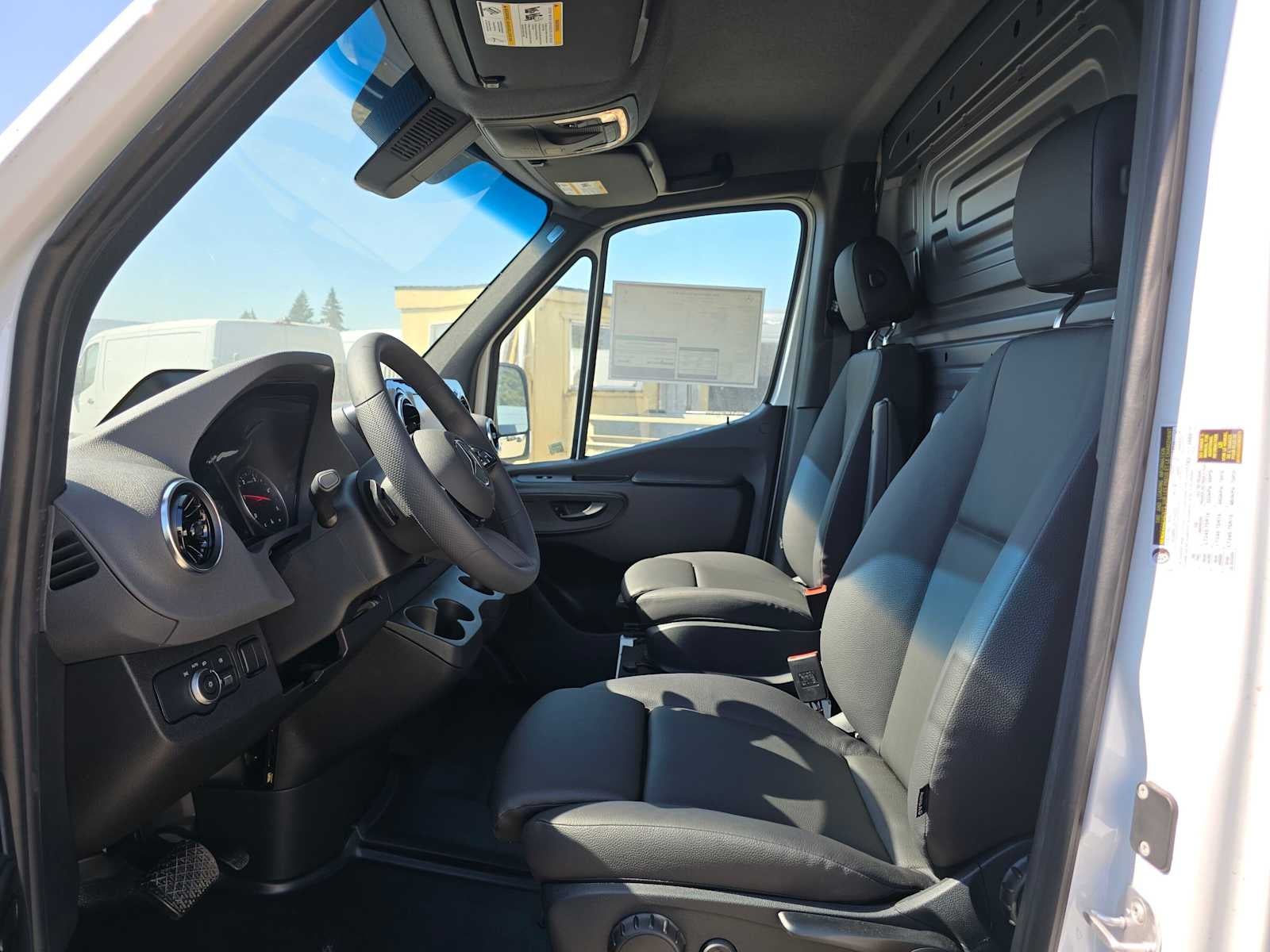 2026 Mercedes-Benz Sprinter Cargo 2500 Standard Roof I4 Diesel 144 RWD