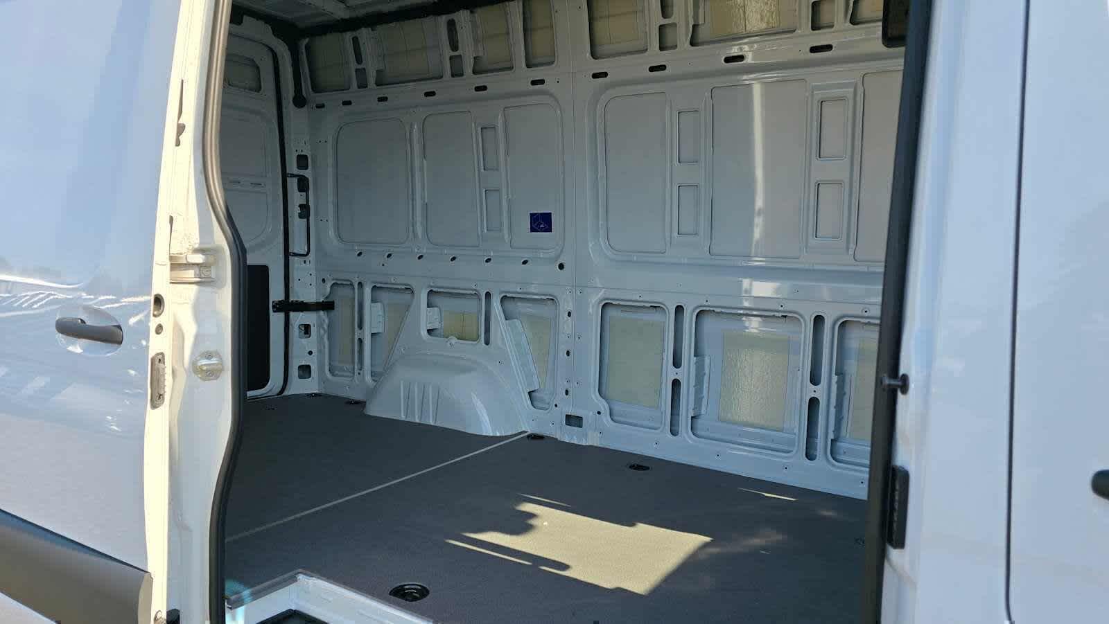 2025 Mercedes-Benz Sprinter Cargo Van 2500 Standard Roof I4 Diesel 144 RWD