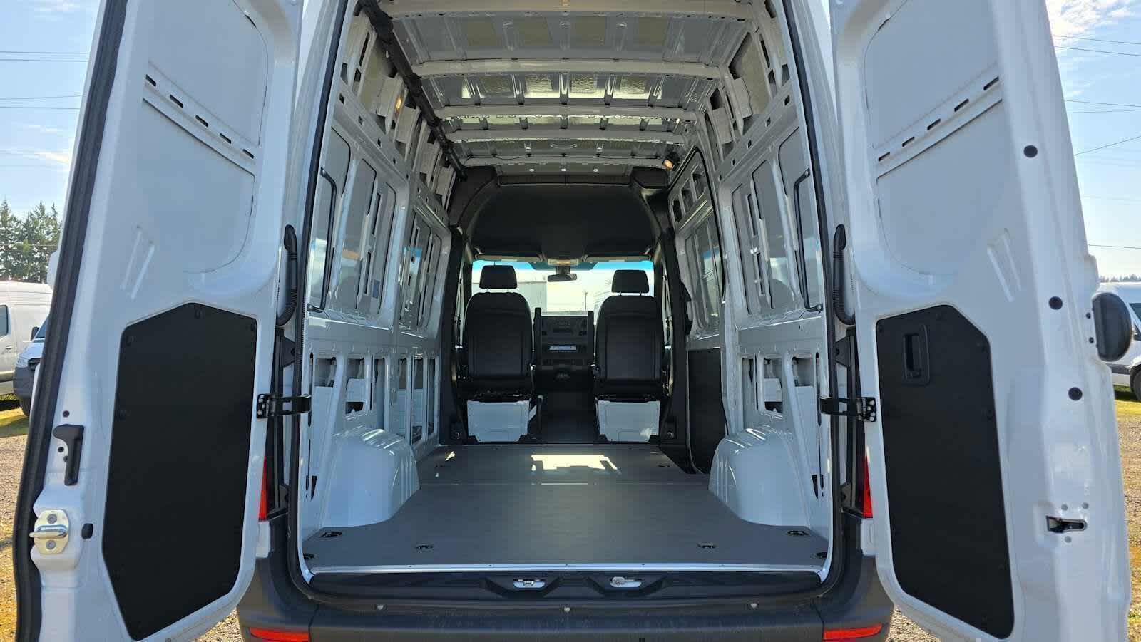 2025 Mercedes-Benz Sprinter Cargo Van 2500 Standard Roof I4 Diesel 144 RWD