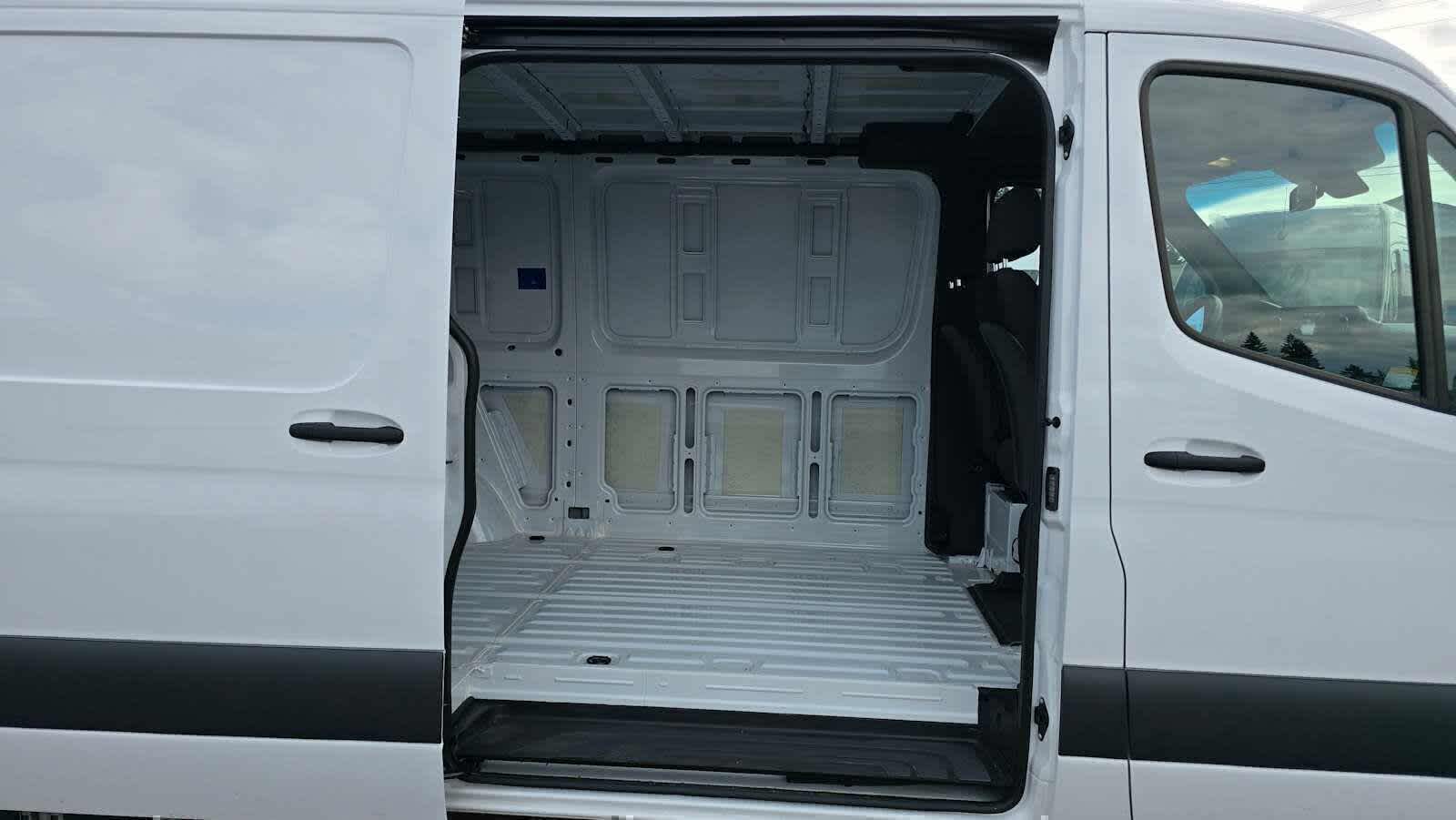 2025 Mercedes-Benz Sprinter Cargo Van 2500 Standard Roof I4 Diesel 144 RWD