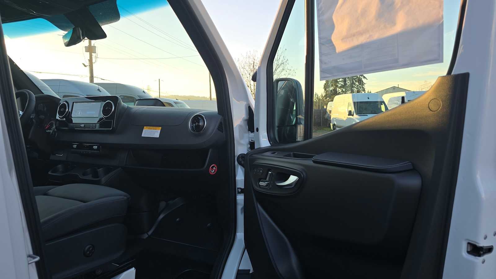 2026 Mercedes-Benz Sprinter 2500 Standard Roof I4 Diesel 144" RWD