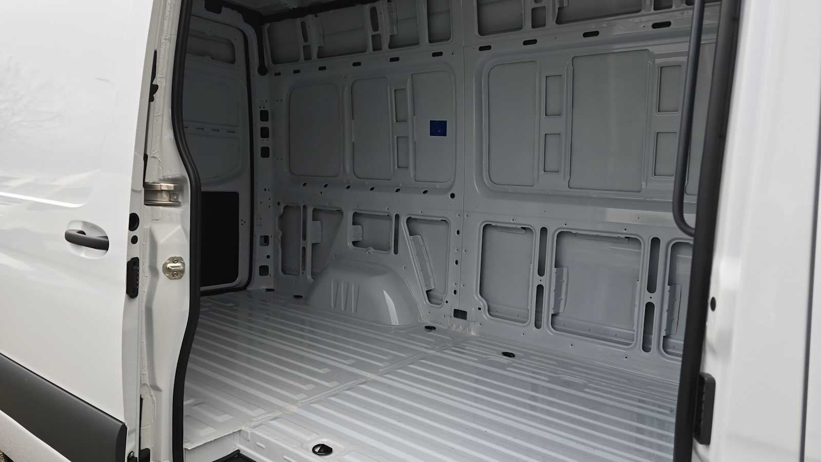 2026 Mercedes-Benz Sprinter 2500 Standard Roof I4 Diesel 144" RWD