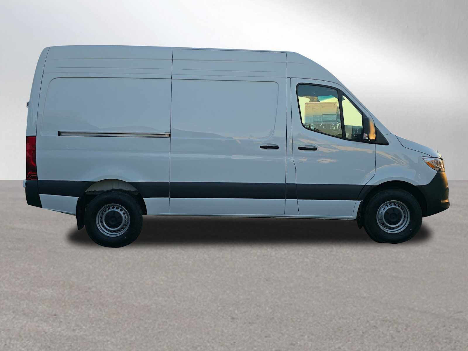 2026 Mercedes-Benz Sprinter 2500 Standard Roof I4 Diesel 144" RWD