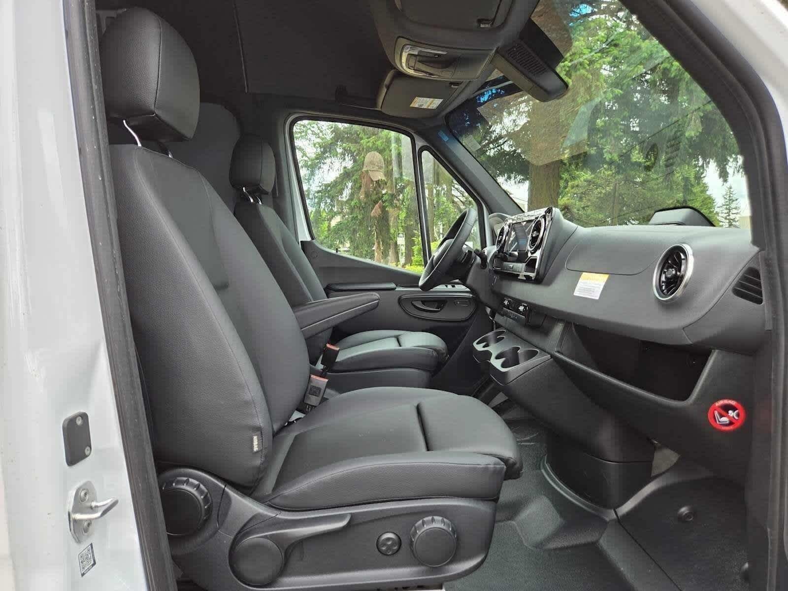 2026 Mercedes-Benz Sprinter 2500 Standard Roof I4 Diesel 144 RWD