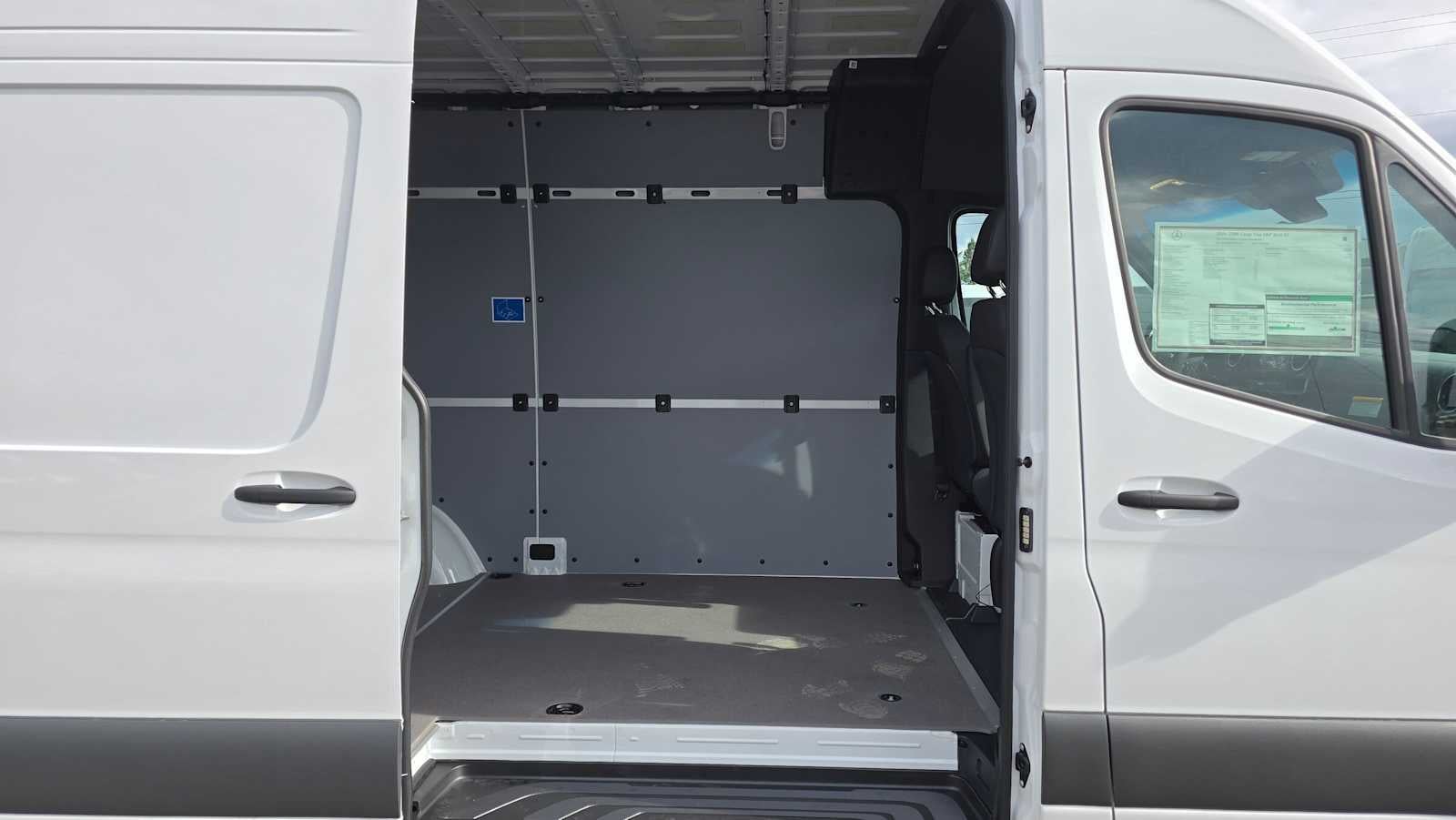 2026 Mercedes-Benz Sprinter 2500 Standard Roof I4 Diesel 144 RWD