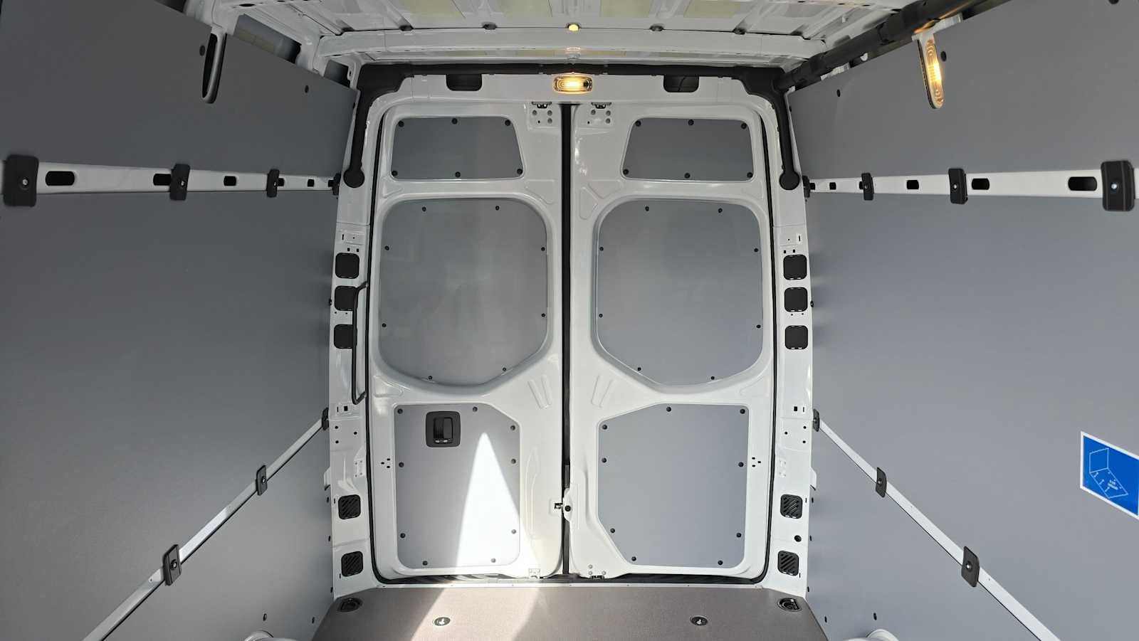 2026 Mercedes-Benz Sprinter 2500 Standard Roof I4 Diesel 144 RWD