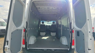 2026 Mercedes-Benz Sprinter 2500 Standard Roof I4 Diesel 144 RWD