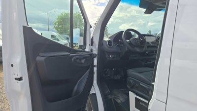 2026 Mercedes-Benz Sprinter 2500 Standard Roof I4 Diesel 144 RWD