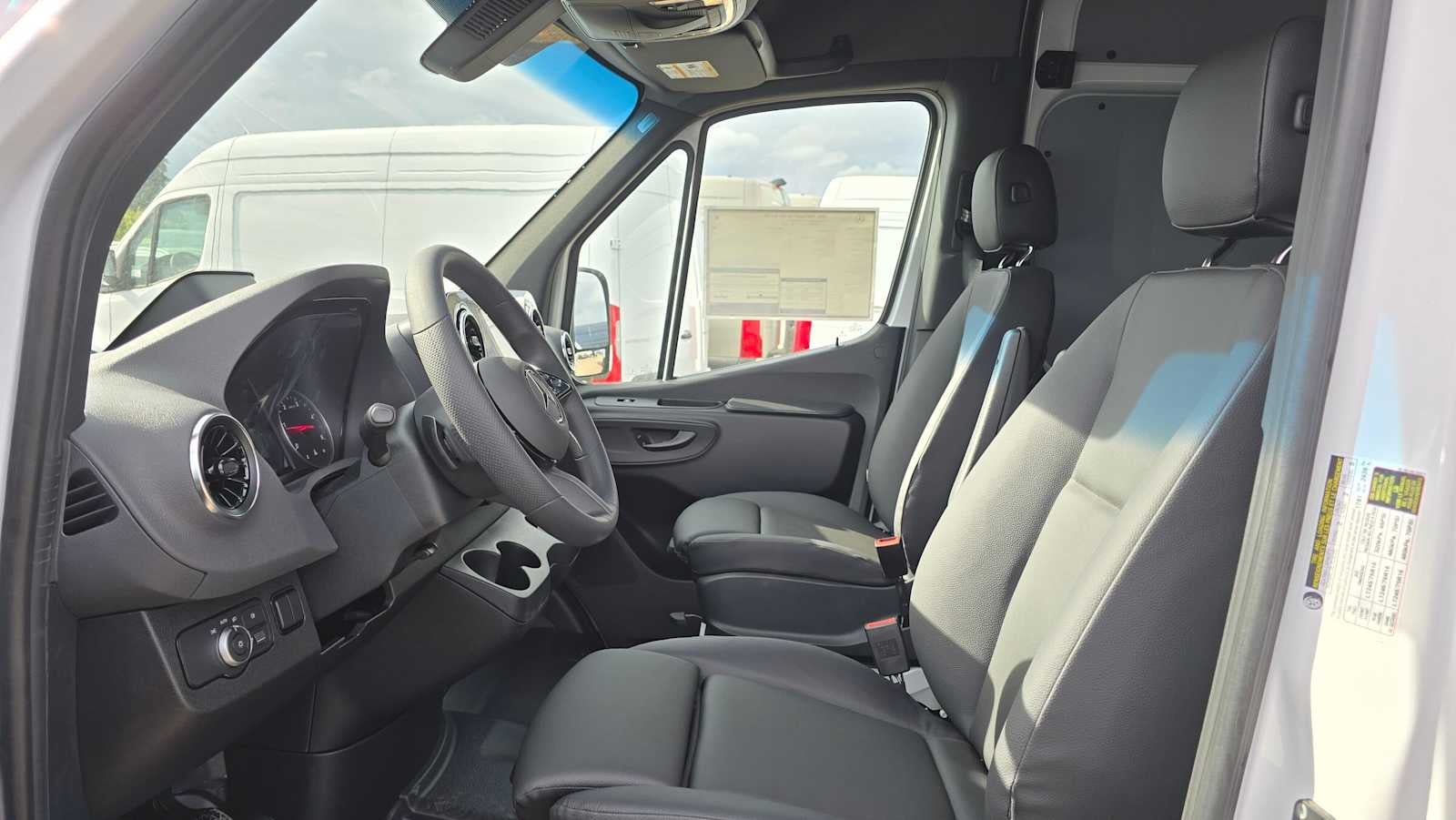 2026 Mercedes-Benz Sprinter 2500 Standard Roof I4 Diesel 144 RWD