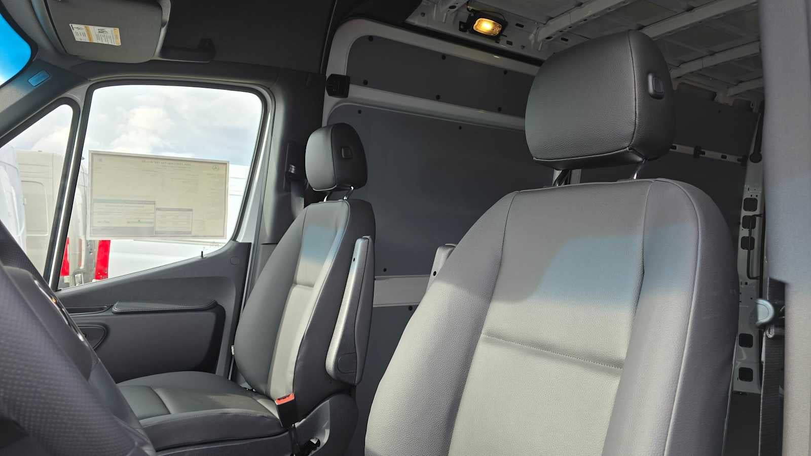 2026 Mercedes-Benz Sprinter 2500 Standard Roof I4 Diesel 144 RWD