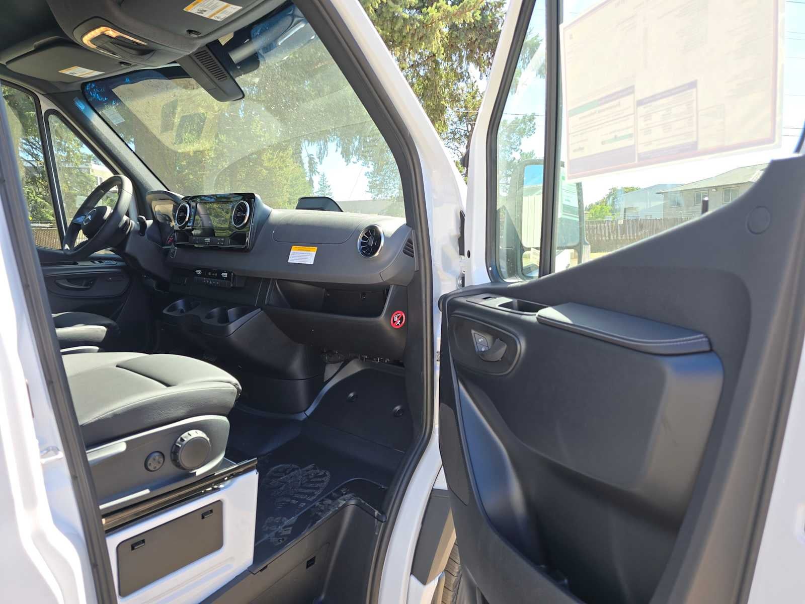 2026 Mercedes-Benz Sprinter 2500 Standard Roof I4 Diesel 144 RWD