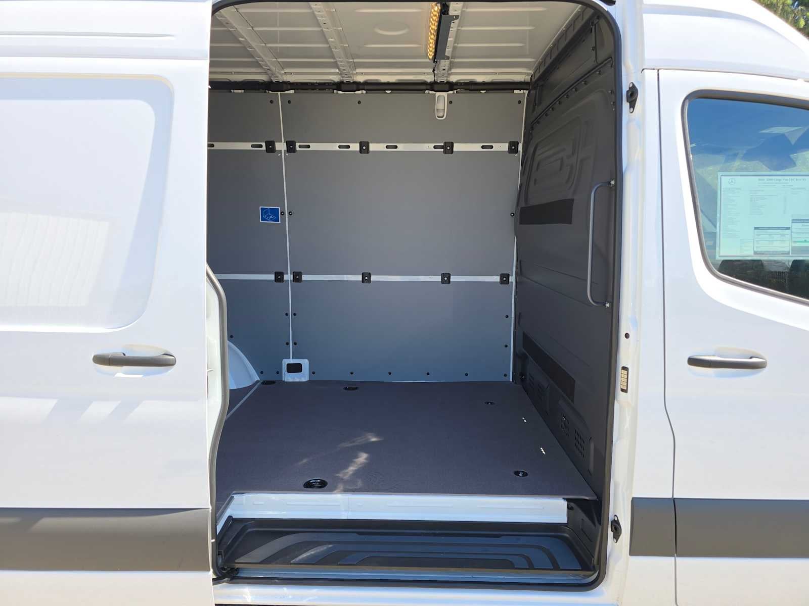 2026 Mercedes-Benz Sprinter 2500 Standard Roof I4 Diesel 144 RWD