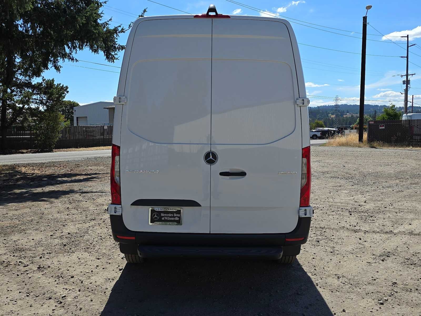 2026 Mercedes-Benz Sprinter 2500 Standard Roof I4 Diesel 144 RWD