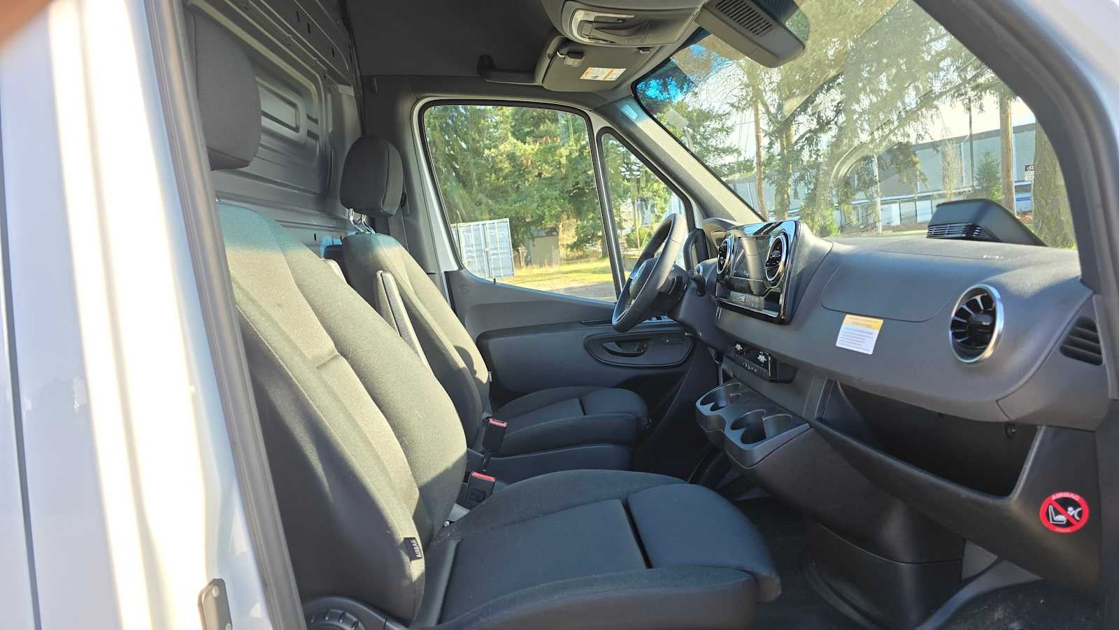2025 Mercedes-Benz Sprinter Cargo Van 2500 Standard Roof I4 Diesel 144" RWD