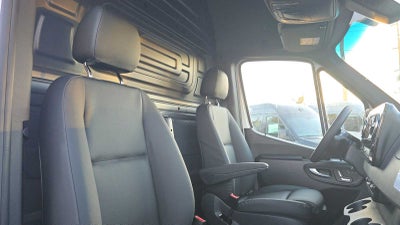 2026 Mercedes-Benz Sprinter 2500 Standard Roof I4 Diesel 144" RWD