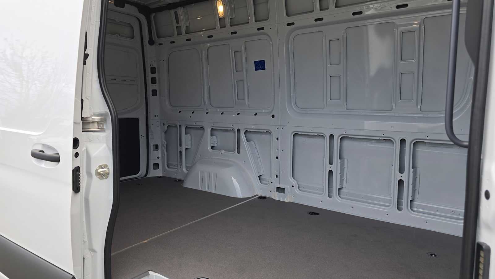 2026 Mercedes-Benz Sprinter 2500 Standard Roof I4 Diesel 144" RWD