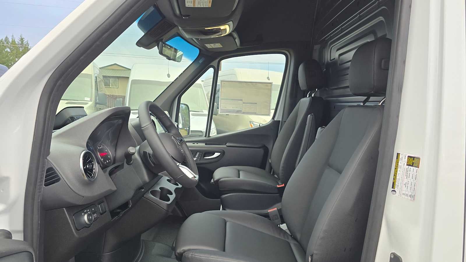 2026 Mercedes-Benz Sprinter 2500 Standard Roof I4 Diesel 144" RWD