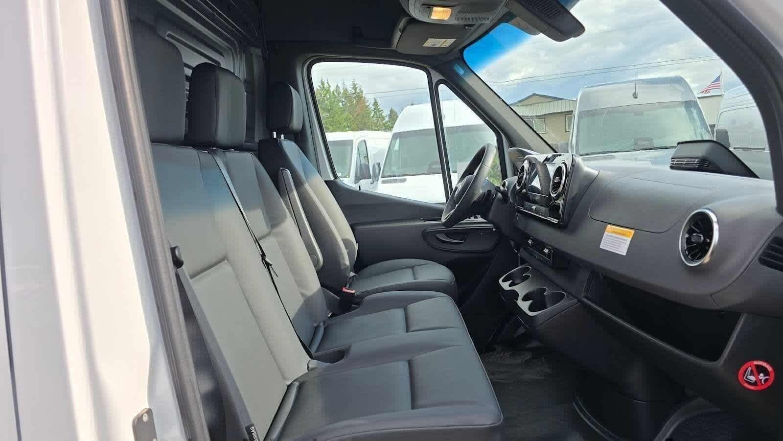 2026 Mercedes-Benz Sprinter 2500 Standard Roof I4 Diesel 144 RWD