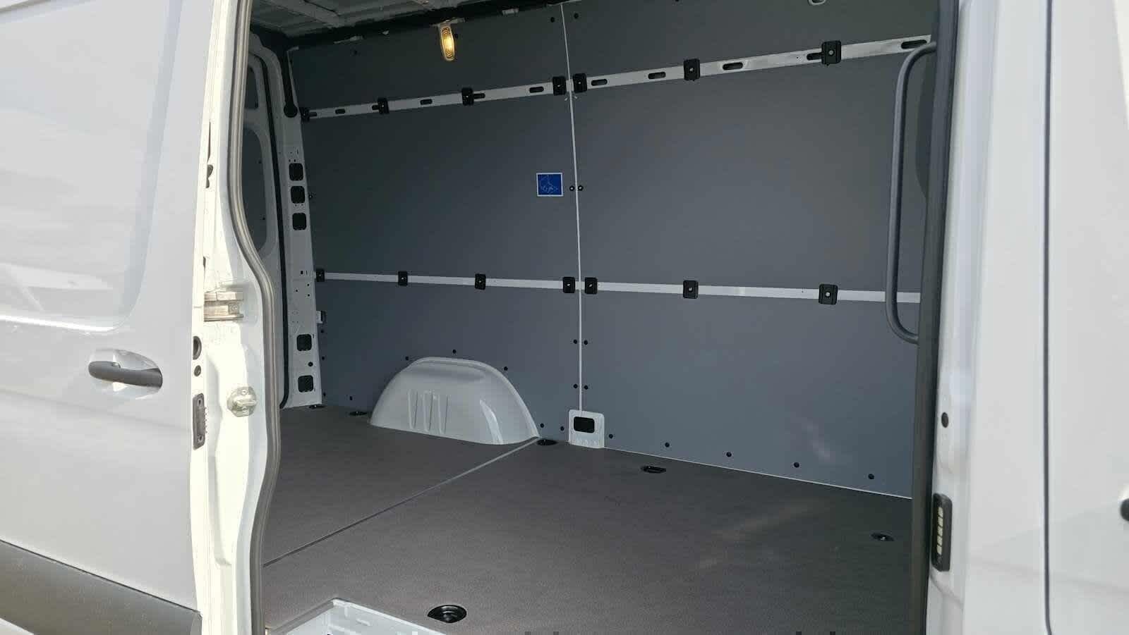 2026 Mercedes-Benz Sprinter 2500 Standard Roof I4 Diesel 144 RWD
