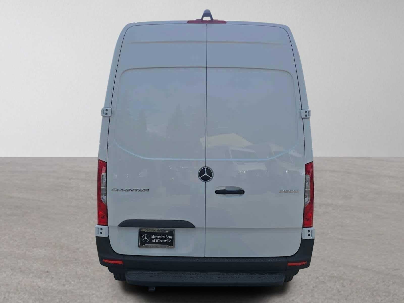 2026 Mercedes-Benz Sprinter 2500 Standard Roof I4 Diesel 144 RWD