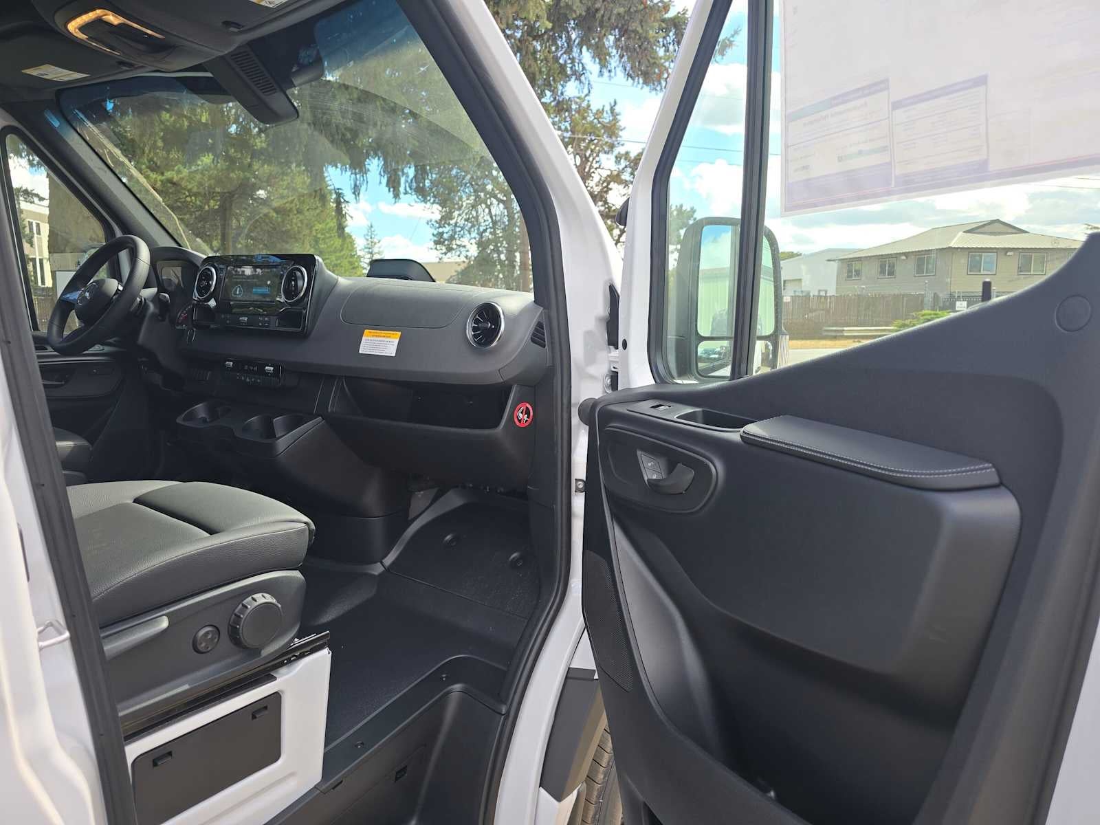 2026 Mercedes-Benz Sprinter 2500 Standard Roof I4 Diesel 144 RWD