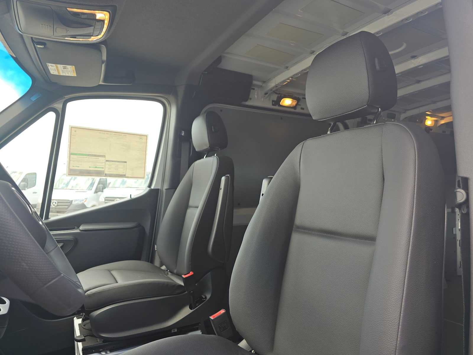 2026 Mercedes-Benz Sprinter 2500 Standard Roof I4 Diesel 144 RWD