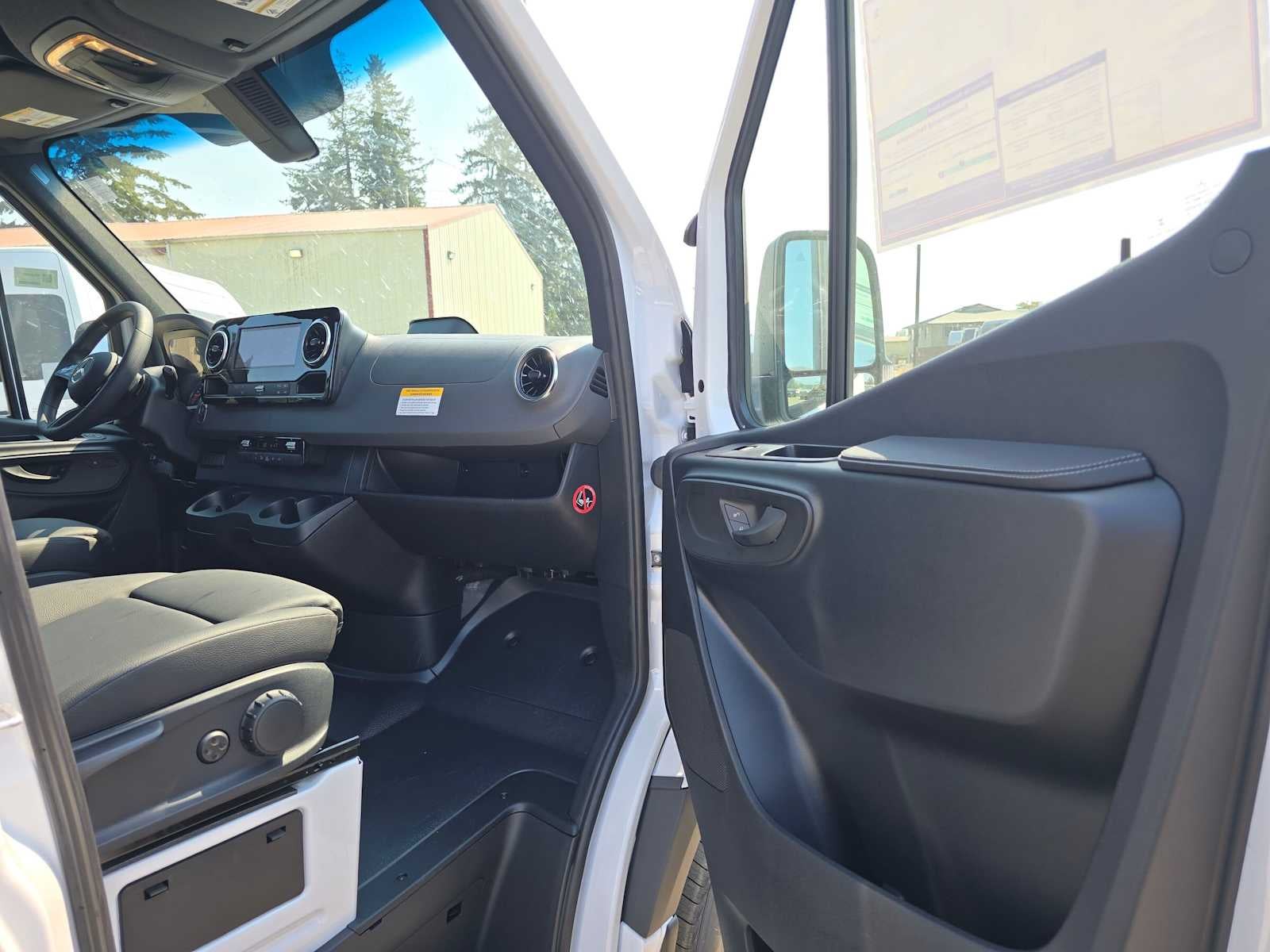 2026 Mercedes-Benz Sprinter 2500 Standard Roof I4 Diesel 144 RWD