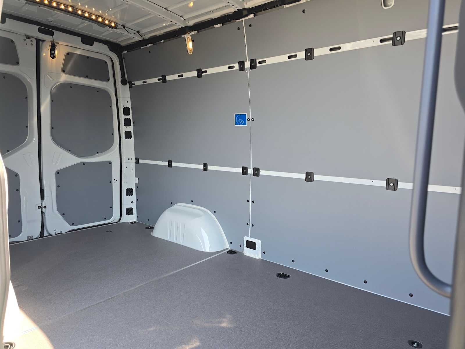 2026 Mercedes-Benz Sprinter 2500 Standard Roof I4 Diesel 144 RWD
