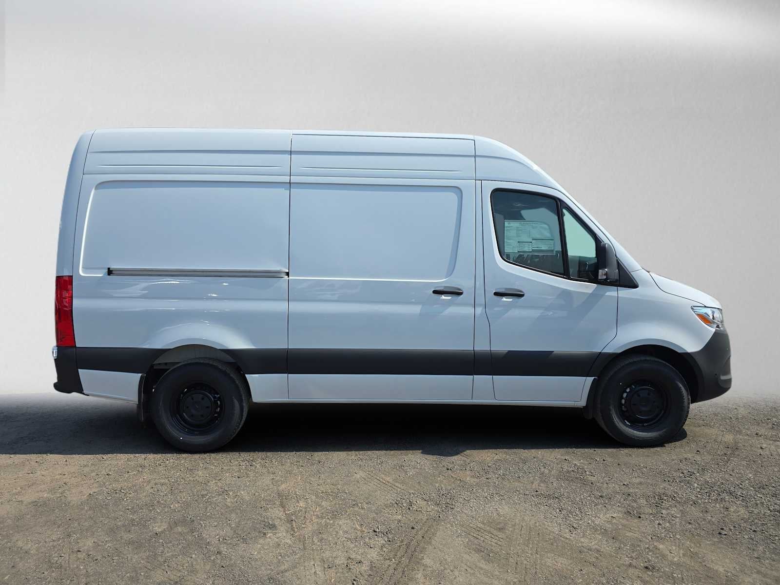 2026 Mercedes-Benz Sprinter 2500 Standard Roof I4 Diesel 144 RWD