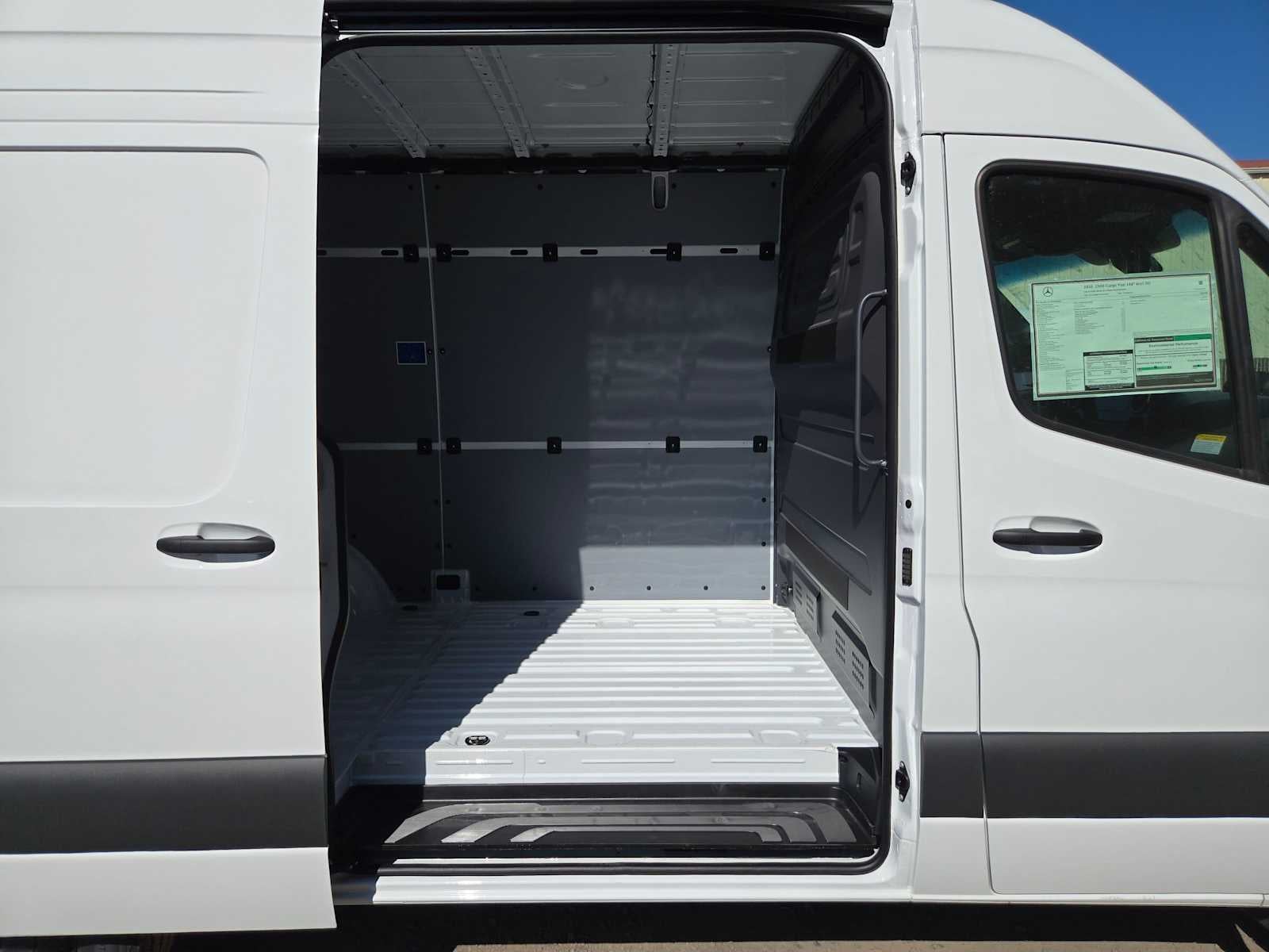 2026 Mercedes-Benz Sprinter Cargo 2500 Standard Roof I4 Diesel 144 RWD