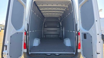 2026 Mercedes-Benz Sprinter 2500 High Roof I4 Diesel 170 RWD