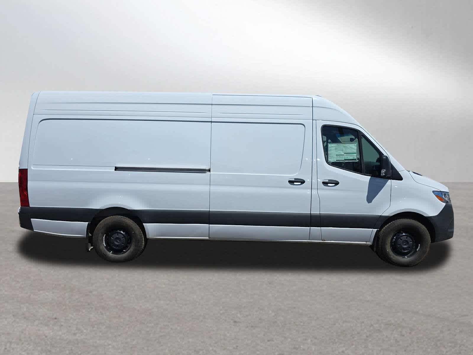 2026 Mercedes-Benz Sprinter 2500 High Roof I4 Diesel 170 RWD