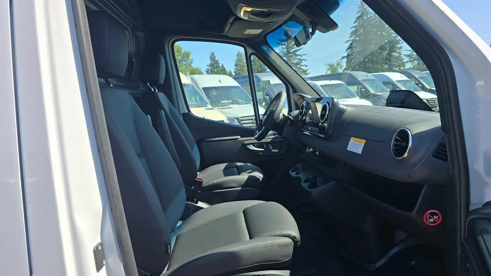 2026 Mercedes-Benz Sprinter 2500 High Roof I4 Diesel 170 RWD
