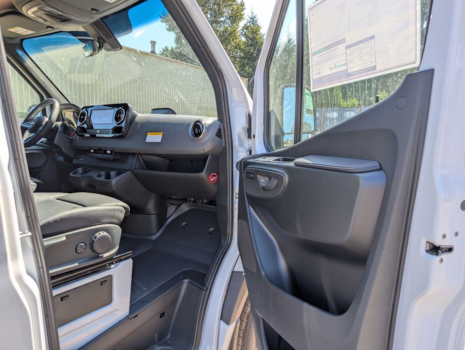 2026 Mercedes-Benz Sprinter 2500 High Roof I4 Diesel 170 RWD
